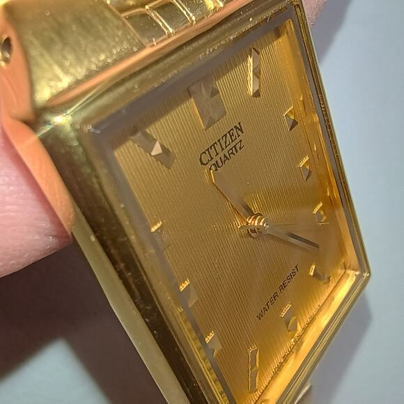 Citizen Gold Tone Tank Style Watch 1032-R wristwatch main image 9